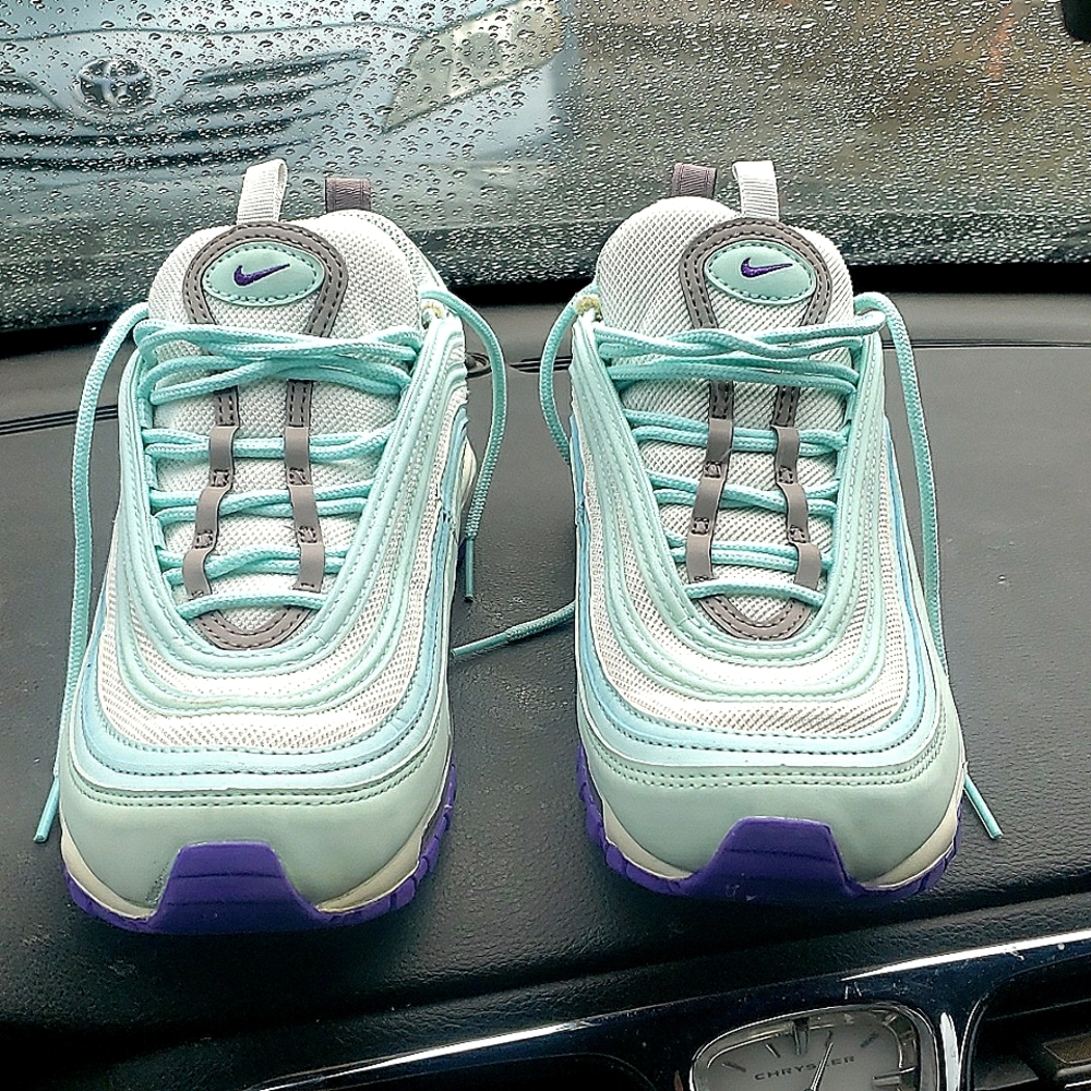 Airmax 97 women sz 9